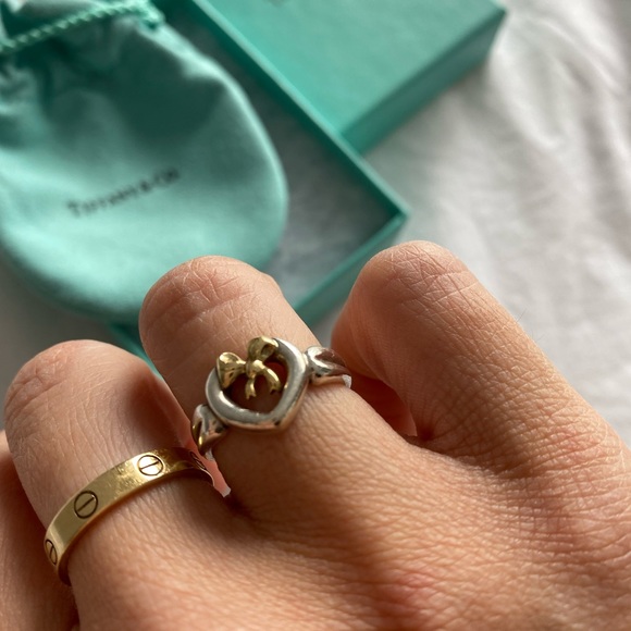 ⭐️SOLD⭐️ TIFFANY & CO heart and bow ring. - Picture 2 of 4